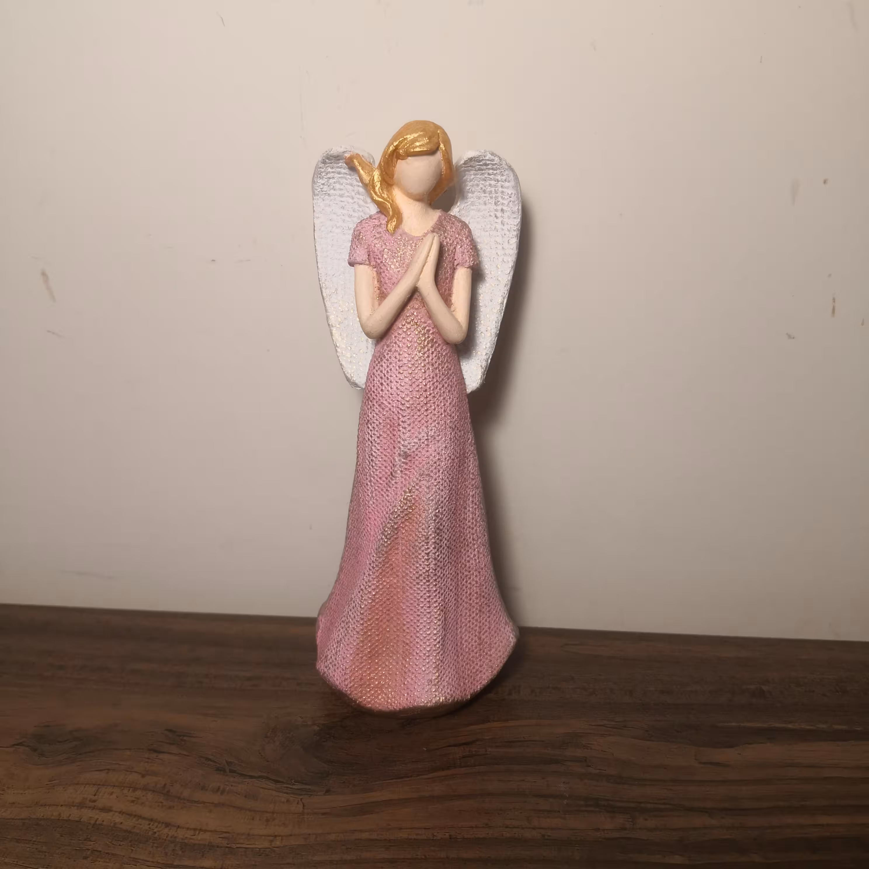 مجسمه زیبای فرشته از جنس پلی استر  مرغوب با ارتفاع 15 سانتی متر