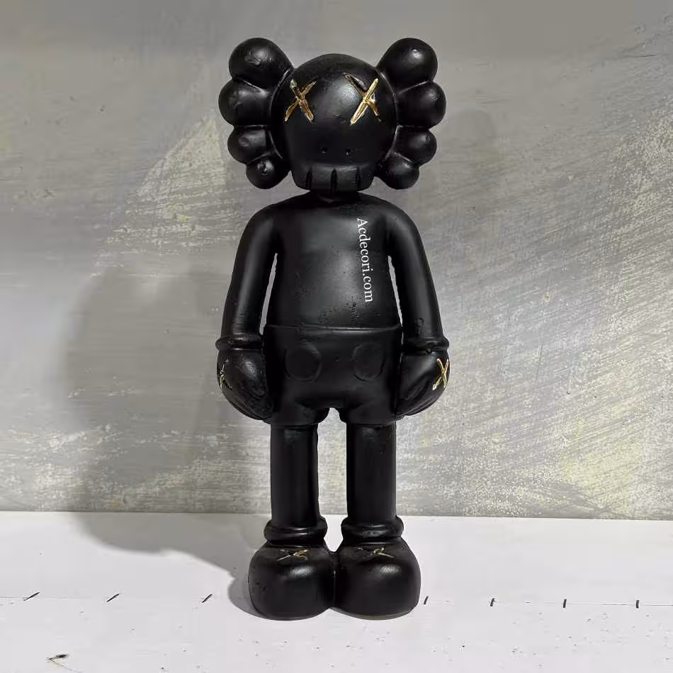 مجسمه کاوز ایستاده پلی استر مدل D