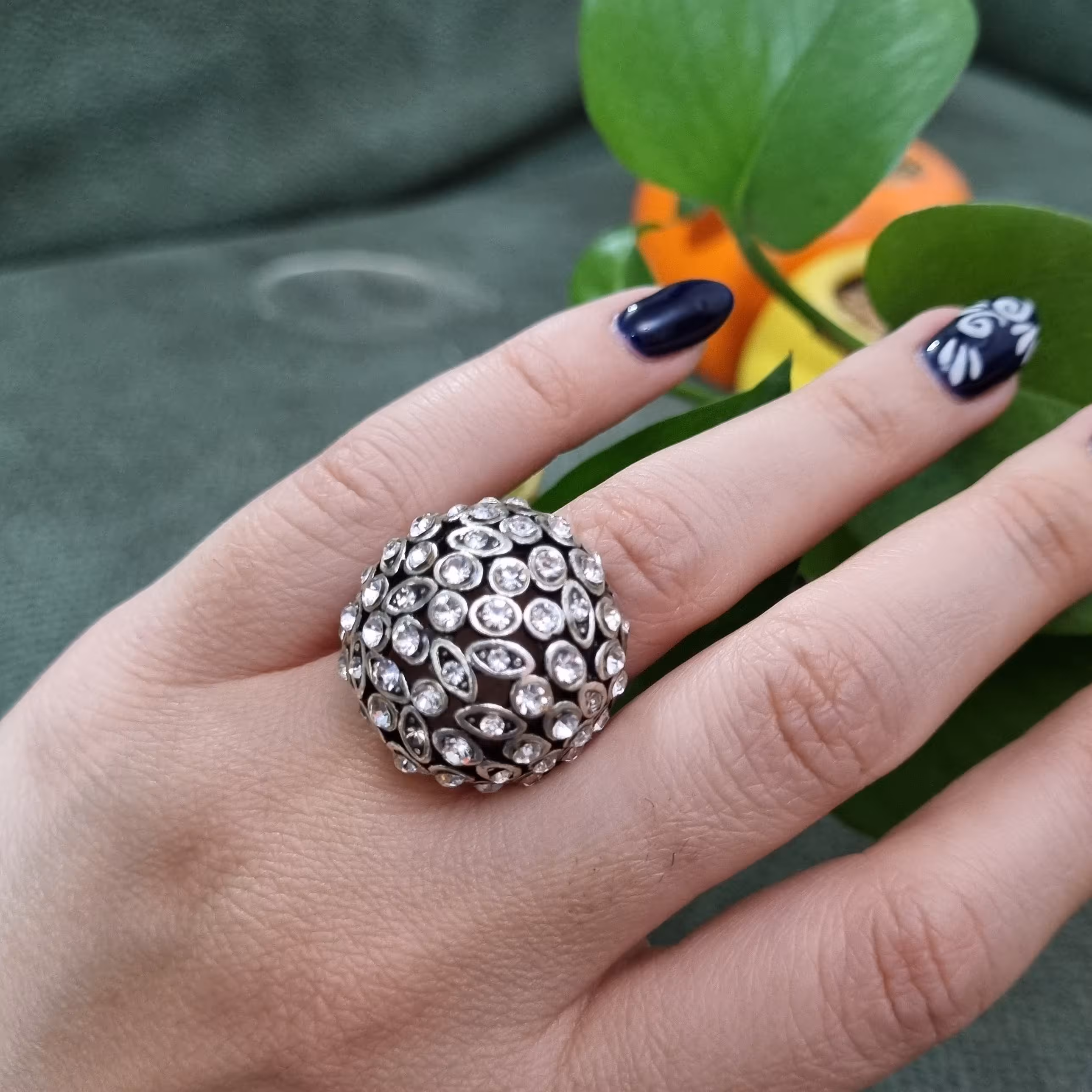 انگشتر جذاب زنانه نقره ای فول نگین شیک فروش فقط بصورت عمده حداقل تعدادسفارش5 عدد ازما بخرید و درمحل زندگیتان بفروشید