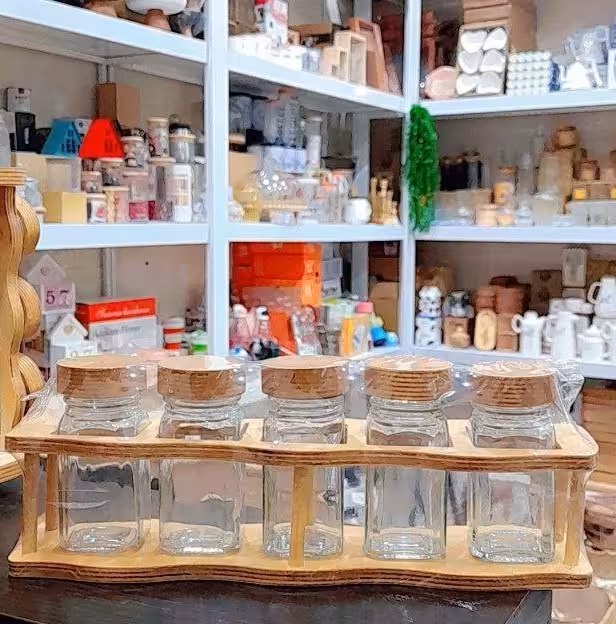 ادویه 5 تایی استند دار (پست پیشتاز پس کرایه)