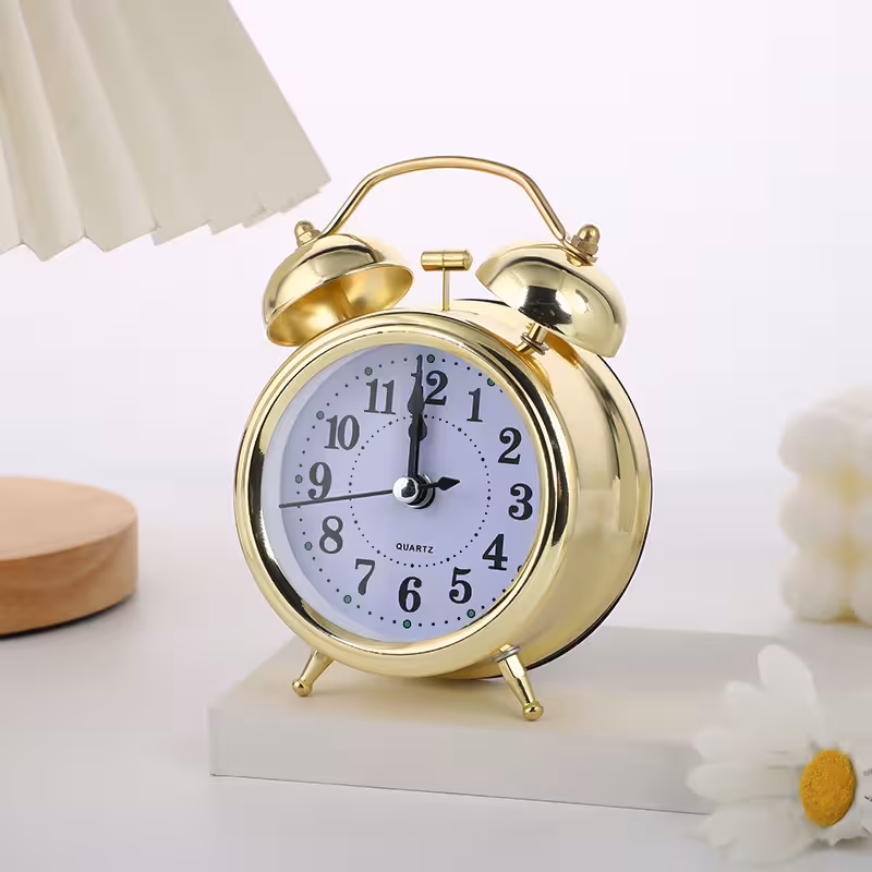 ساعت رومیزی استیل طلایی زنگ‌دار طرح کلاسیک (کوچک)