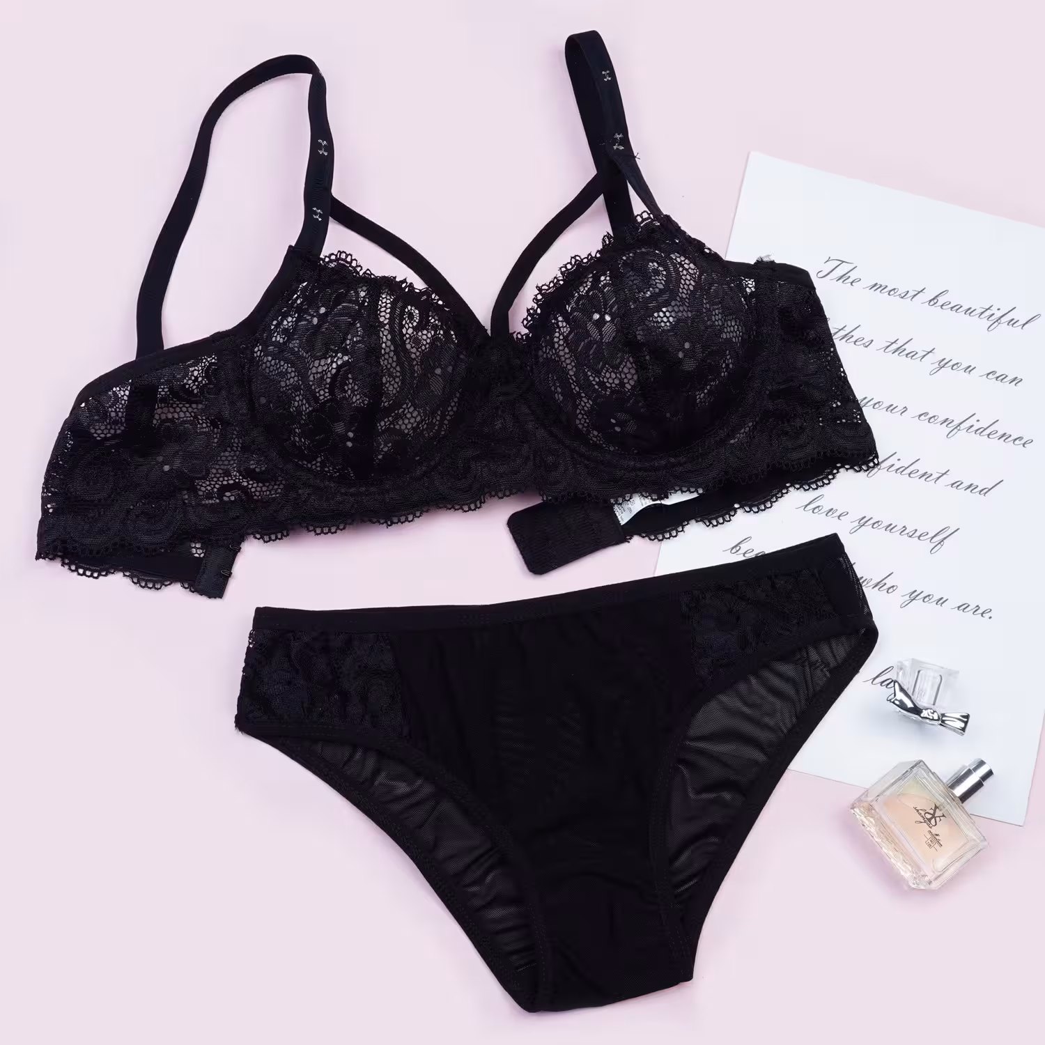 ست شورت و سوتین تمام دانتل هارنس دار_ رنگ مشکی