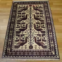 فرش دستباف بلوچ طرح مرغي سایز ذرع و نيم رنگ زمینه كرم رنگ حاشیه كرم کد 39837