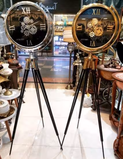 ساعت ایستاده A0017    Artemis طلایی و نقره ای