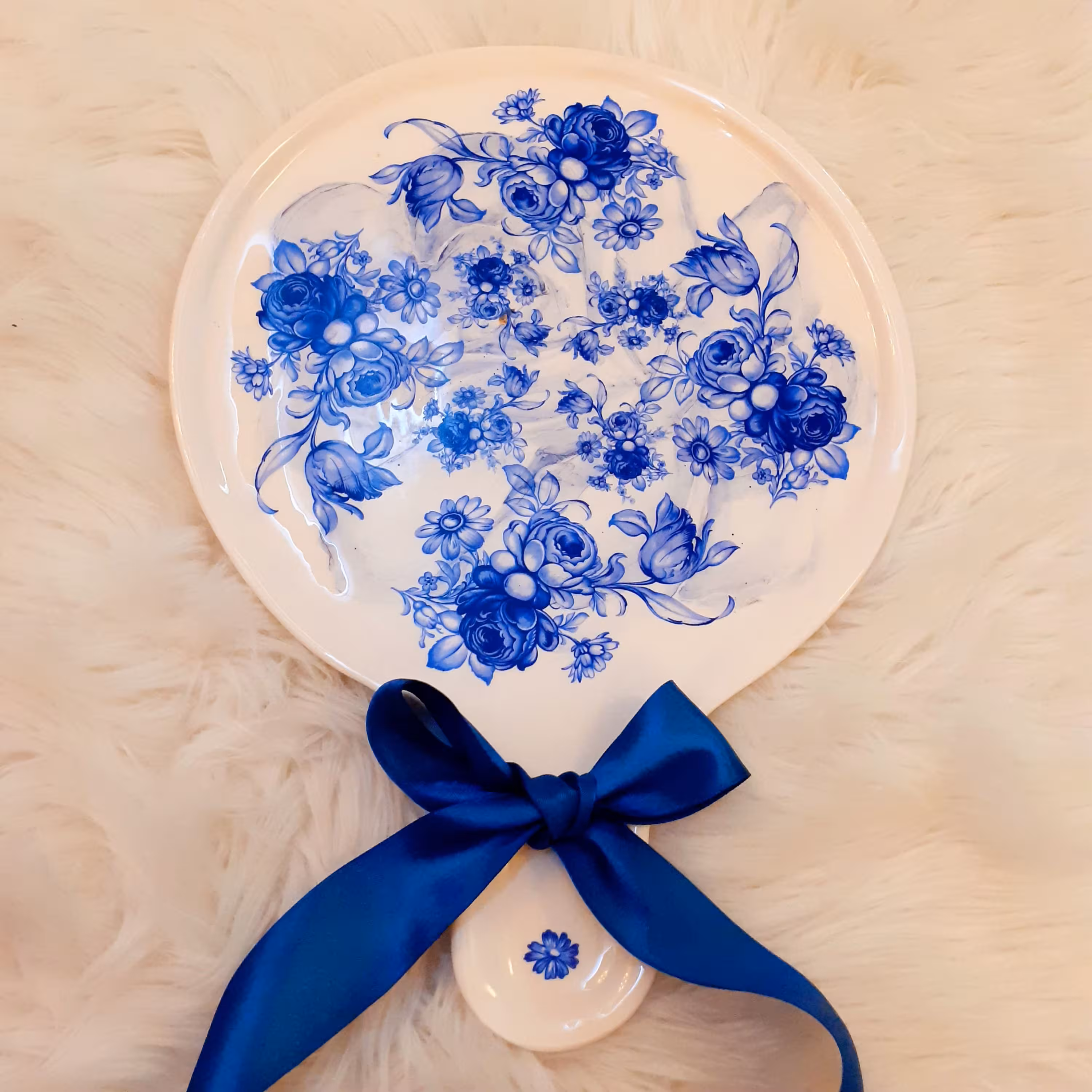 ظروف پذیرایی ظرف سرو دیس گرد دسته دار سرامیک دستساز  رنگ ثابت  