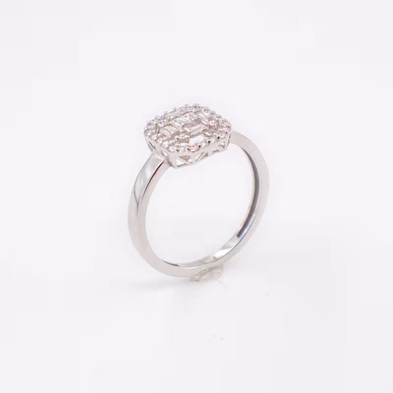 انگشتر نگین کاری شده طلا طرح مربع