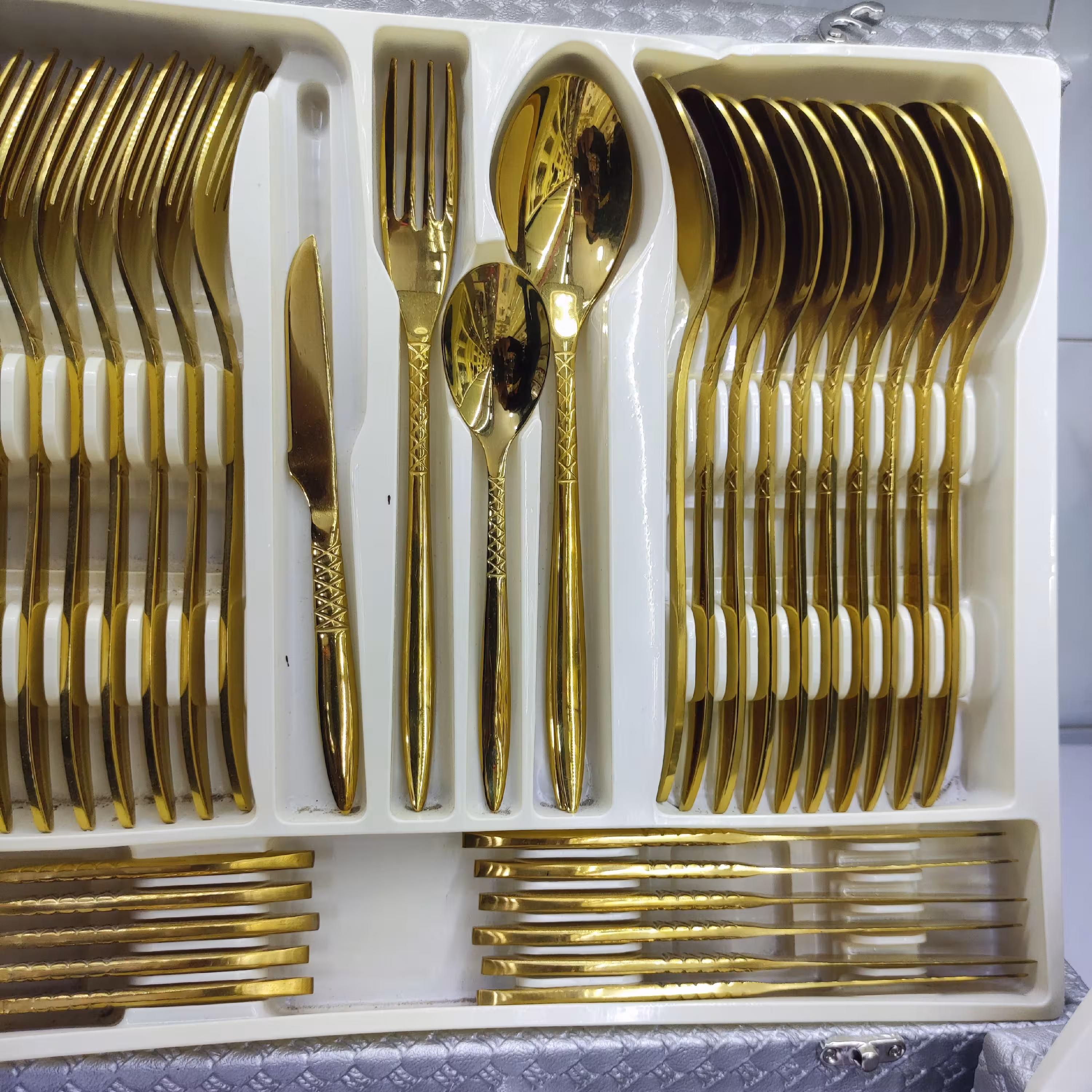 سرویس قاشق و چنگال برند یونیک طلایی