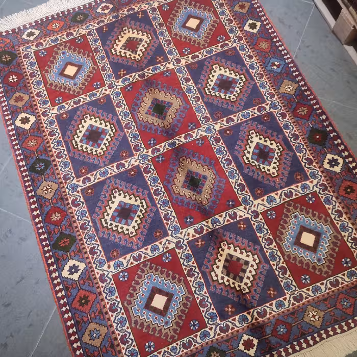 فرش دستبافت دو متری طرح لوزی کد AA462