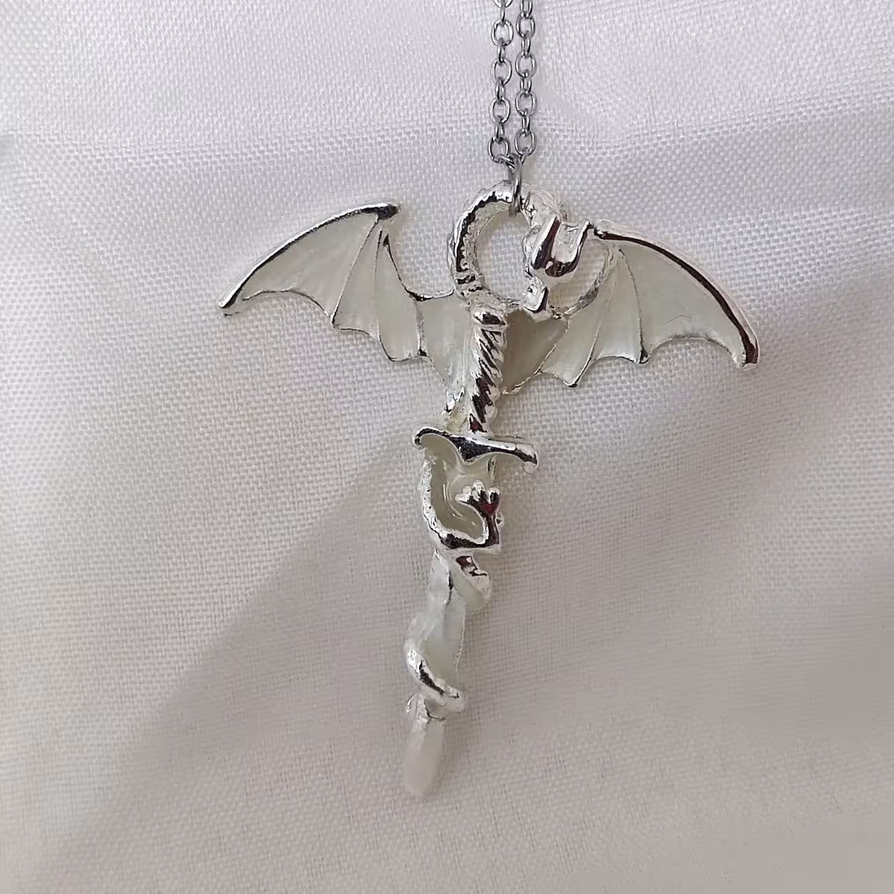 گردنبند شبتاب اژدها