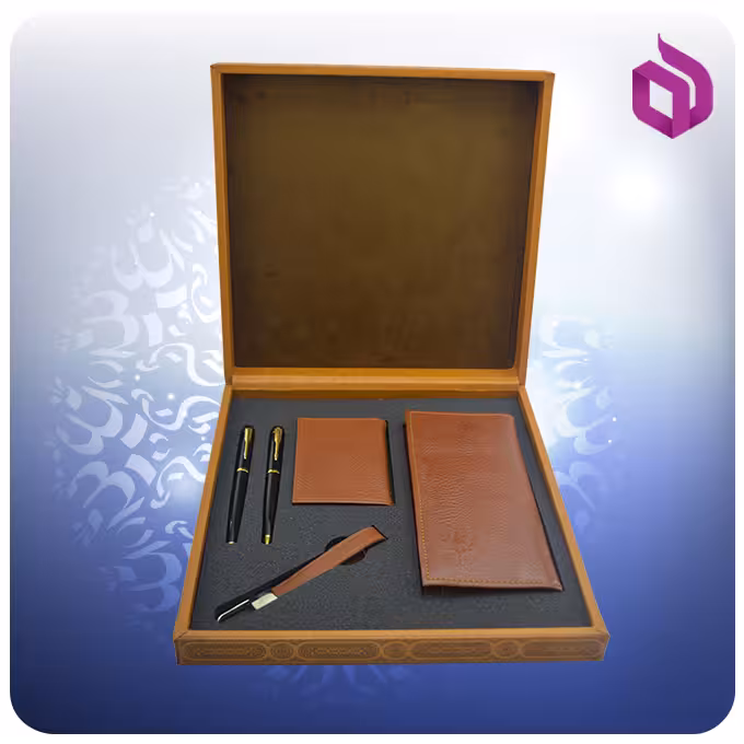 ست كيف و جاكارتی و جاسوييچی چرم و خودكار روان نويس