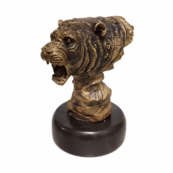 مجسمه ببر برنزی (سردیس)