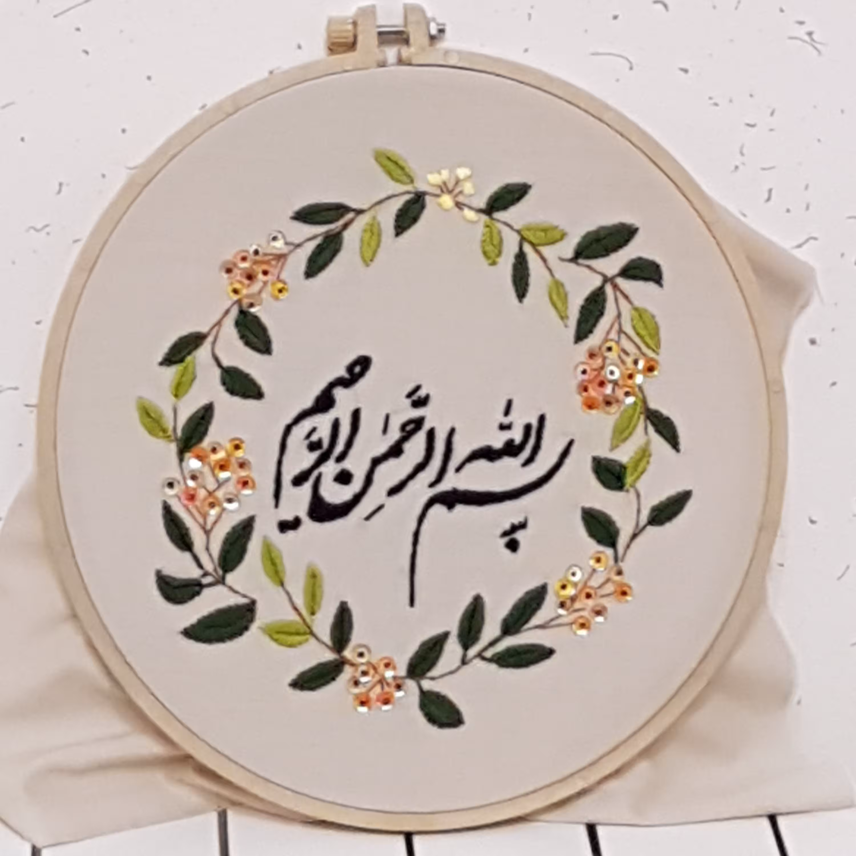 تابلو گلدوزی طرح بسم الله الرحمن الرحیم کد GOL070