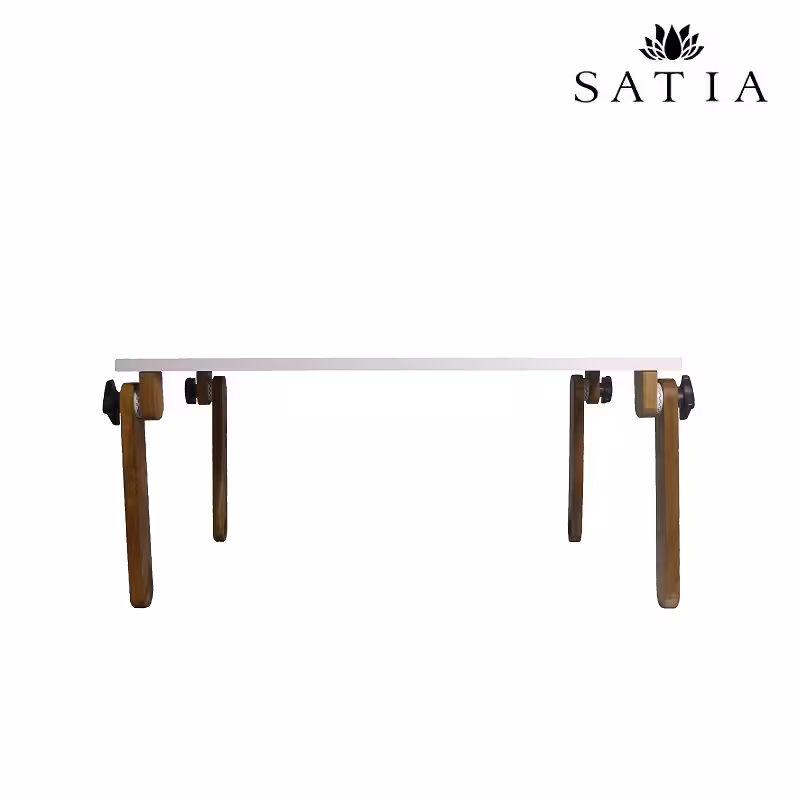 میز تحریر و لپ تاپ اکارف