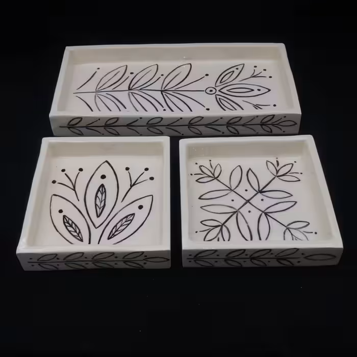 شیرینی خوری سرامیکی هیوا طرح میخک کد 10919380 مجموعه 3 عددی