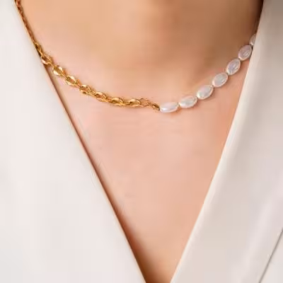 گردنبند طلایی با ترکیب مروارید بیضی زیبایی برای مجالس sku129