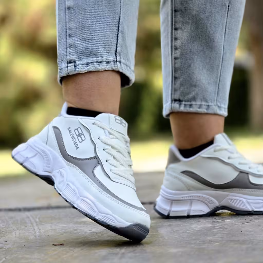 تخفیف بی نظیر  کفش اسپرت بالنسیاگا  زنانه دخترانه خاص و ویژه رنگ سفید طوسی  با ارسال رایگان