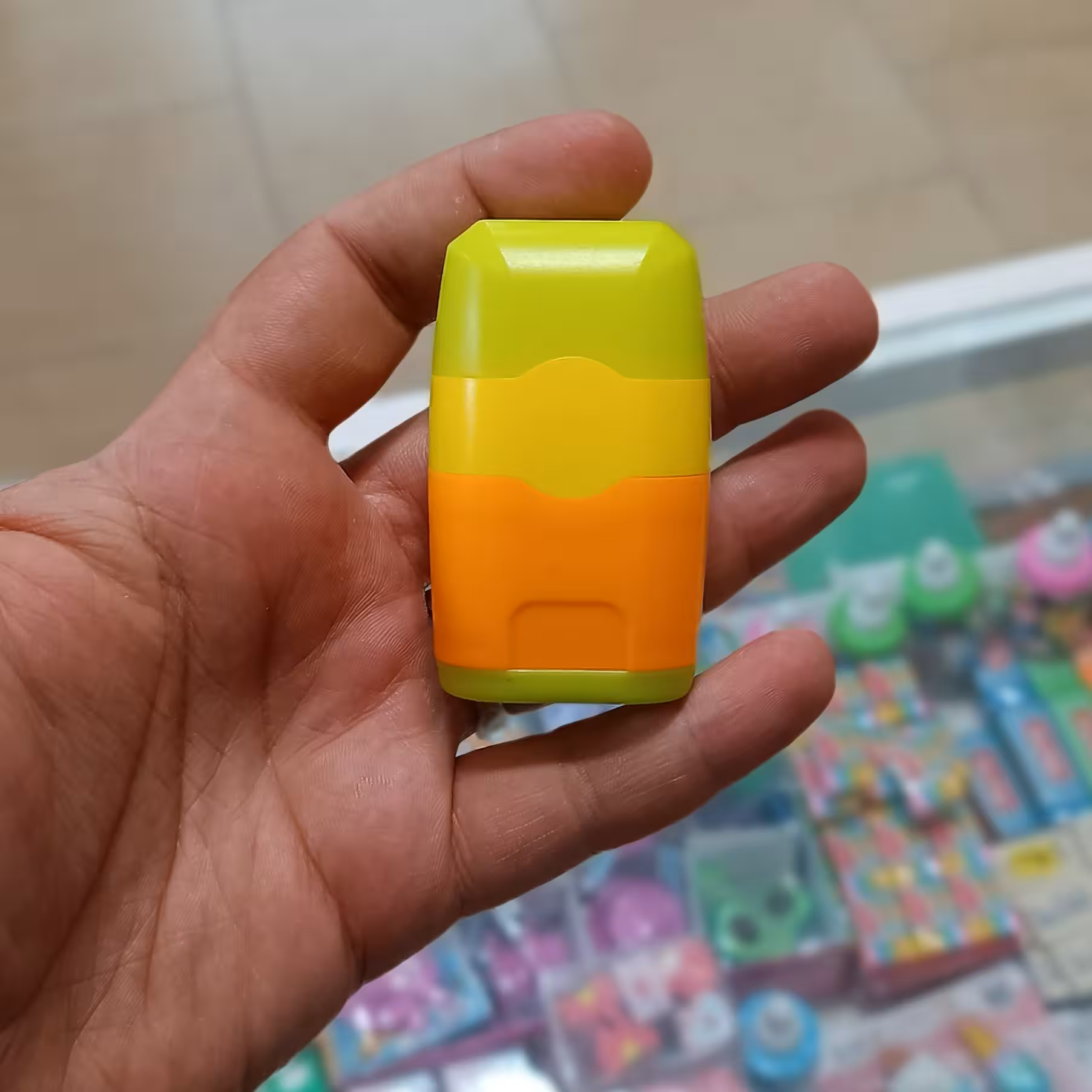 تراش پاکن خوشگل هم تراش داره و هم پاکن