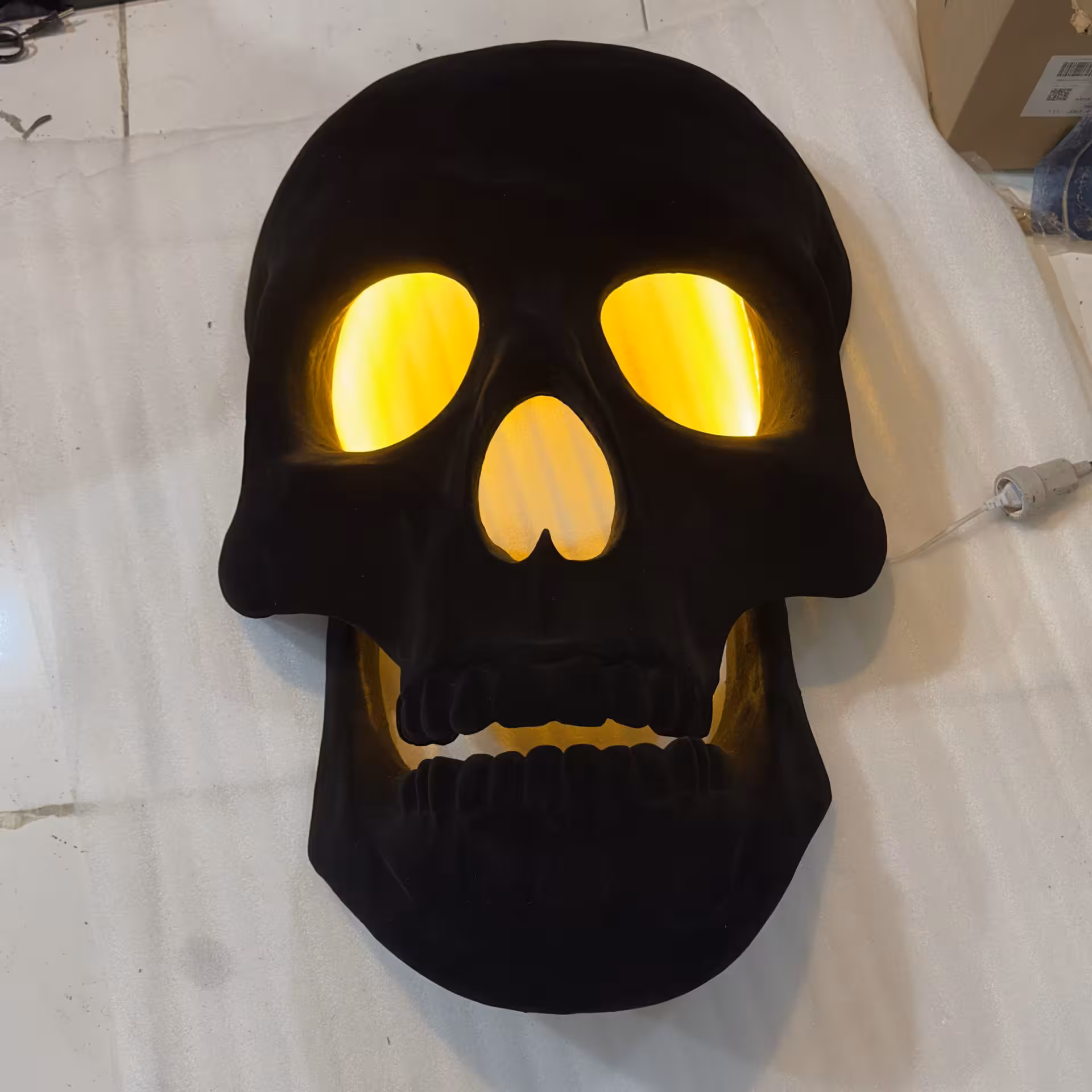 آباژور دیوارکوب طرح جمجمه بزرگ