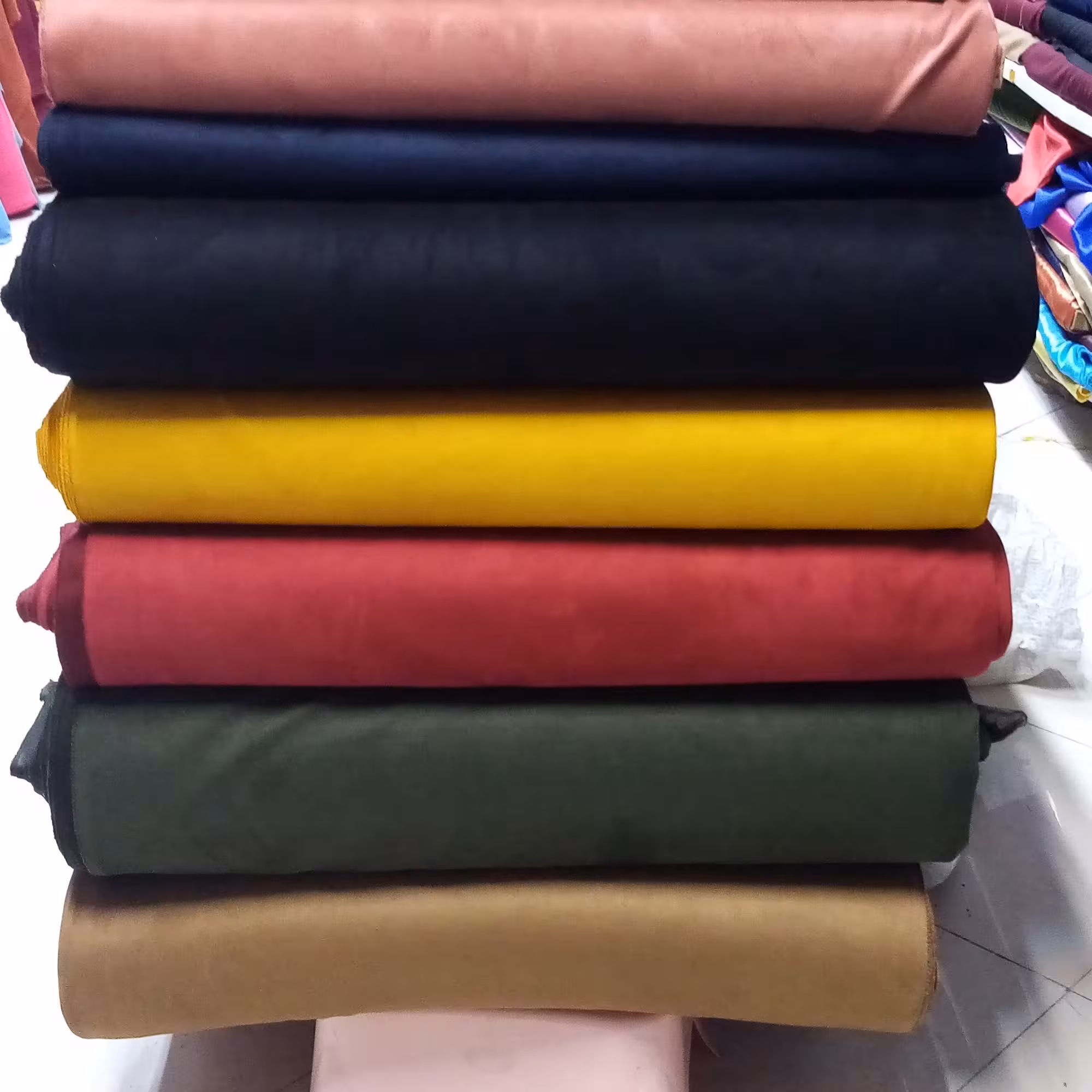 مخمل سوئیت گرم بالا درجه یک، به ازای هر متر 120 هزار تومن