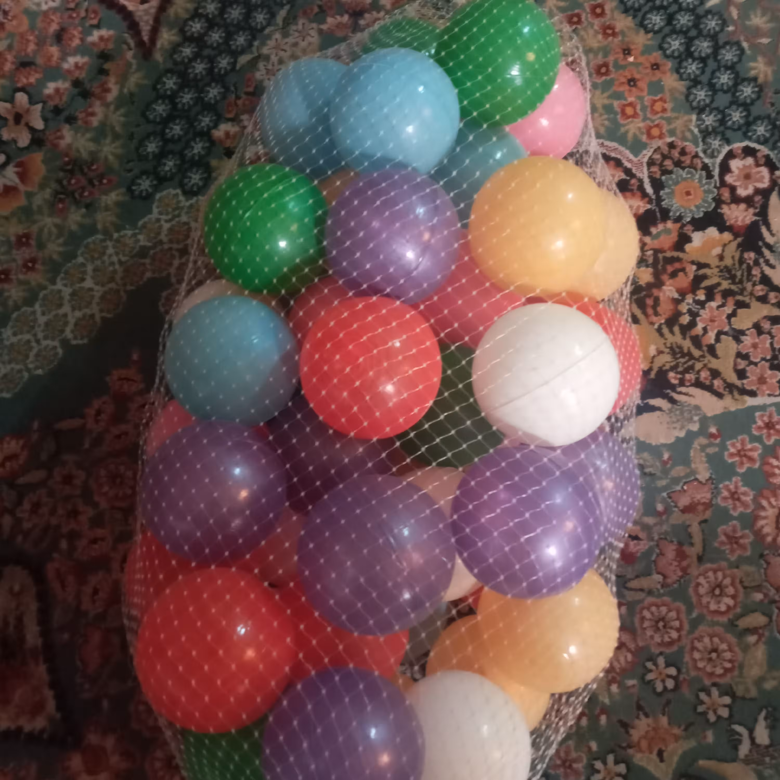 توپ استخری دررنگهای متنوع