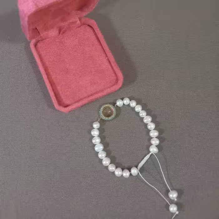 دستبند مروارید اصل بسیار زیبا 