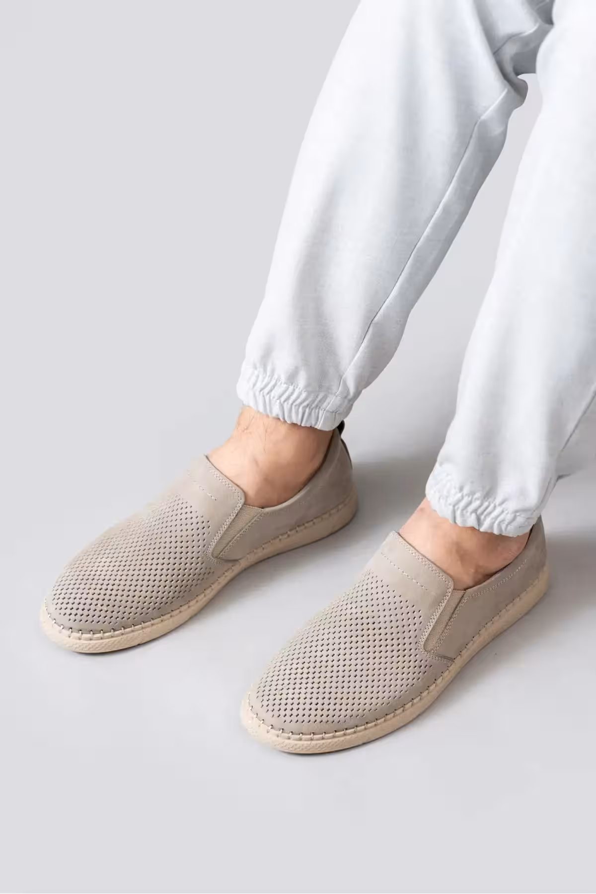 کفش روزمره مردانه کفش مردانه چرم طبیعی، کفش روزمره، کفش تابستانی، کفش لوفر به رنگ بژ – 3204