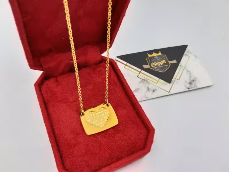 گردنبند قلب با نوشته عاشقانه باز شو