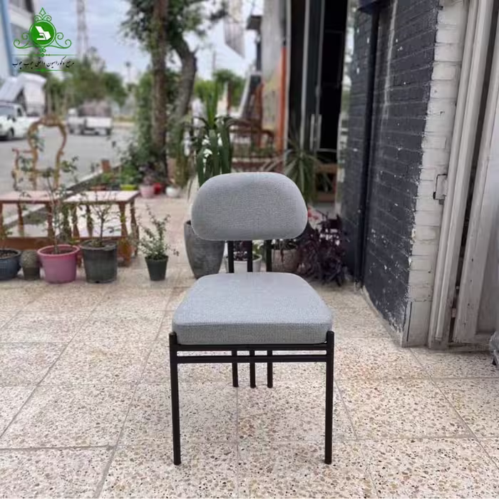 صندلی رستورانی پایه فلزی مدل پاندا