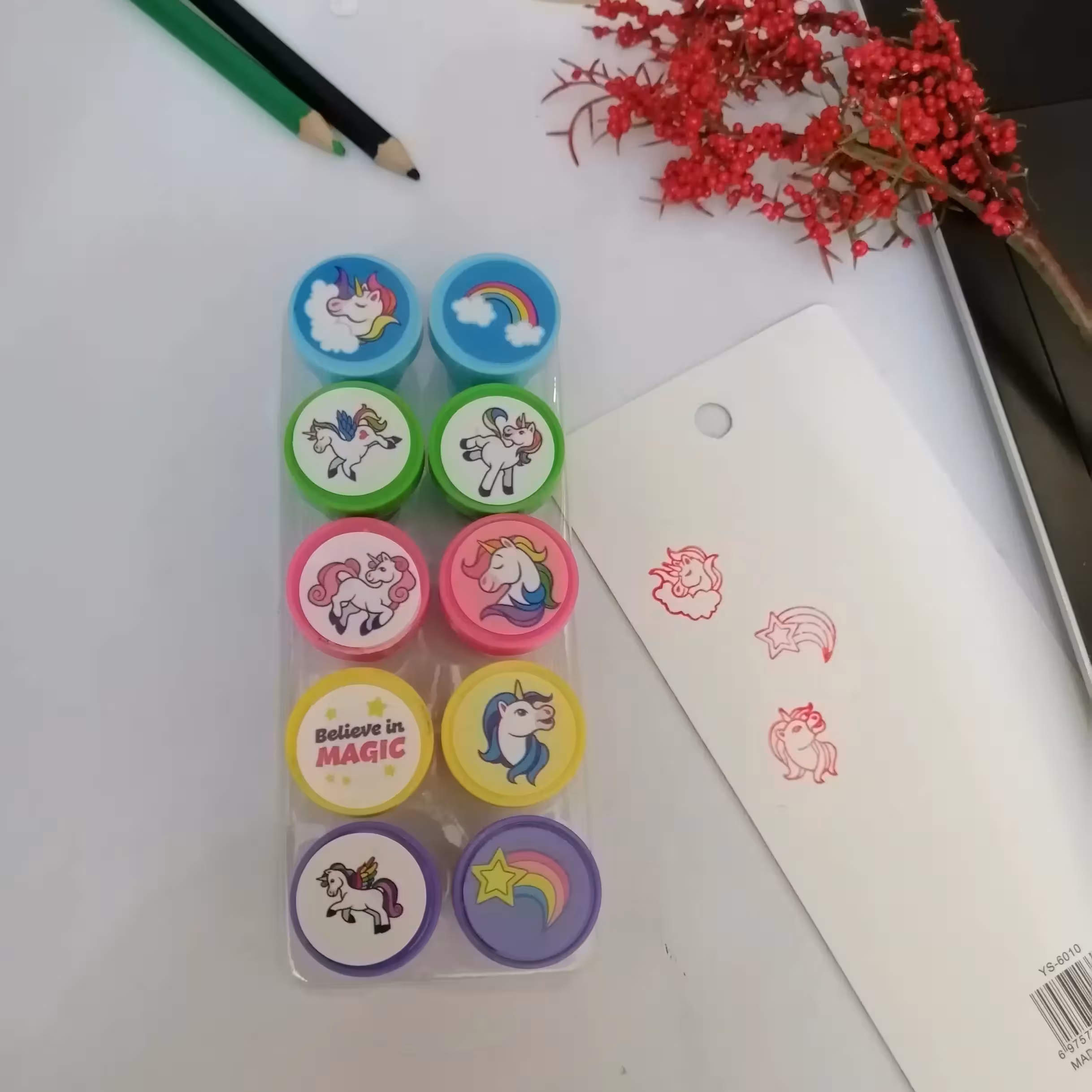 مهر تشویقی یونیکورن با جوهر قرمز بسته 8عددی