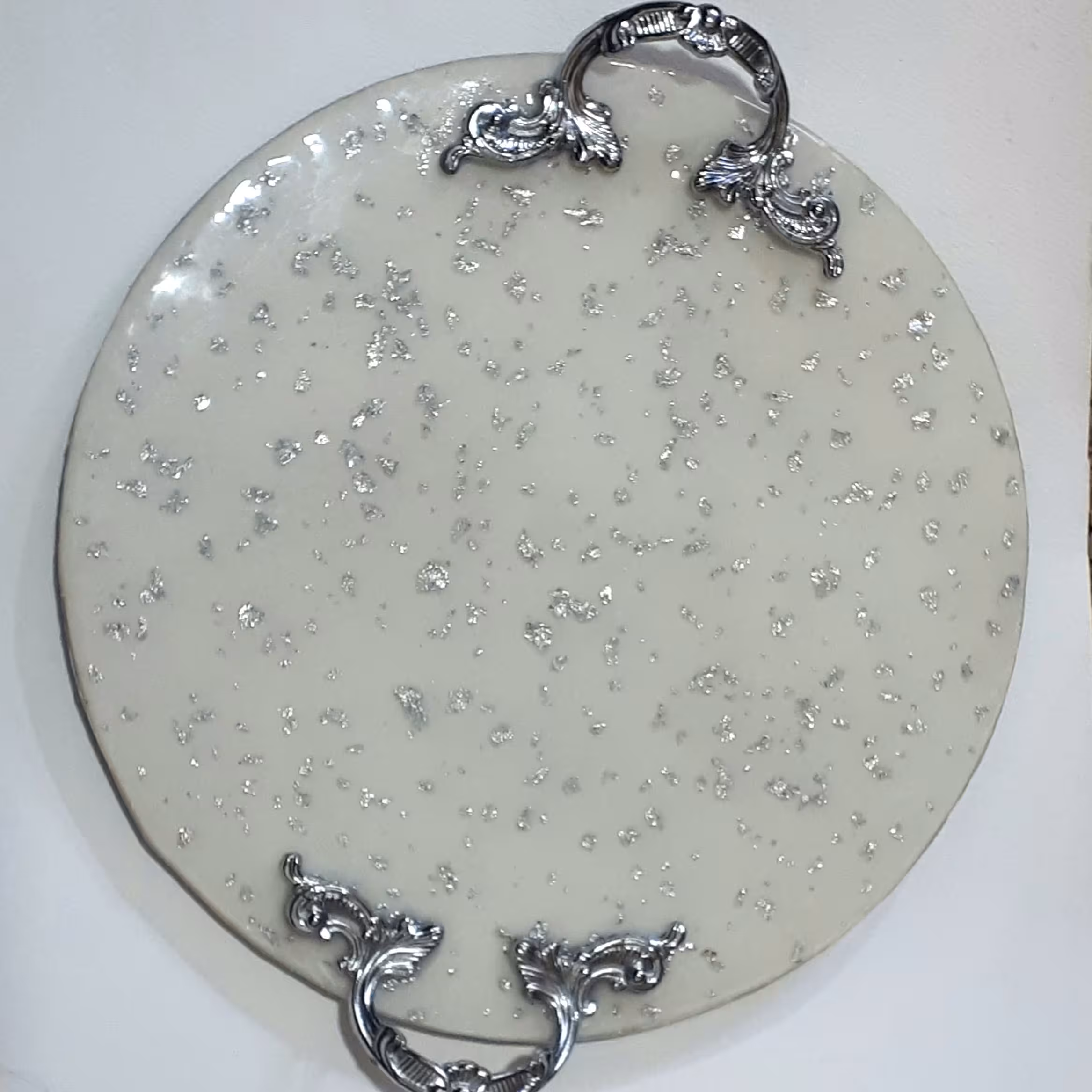 سینی پذیرائی رزینی و سینی سرو دایره ای چوب و رزین با تزئین ورق نقره