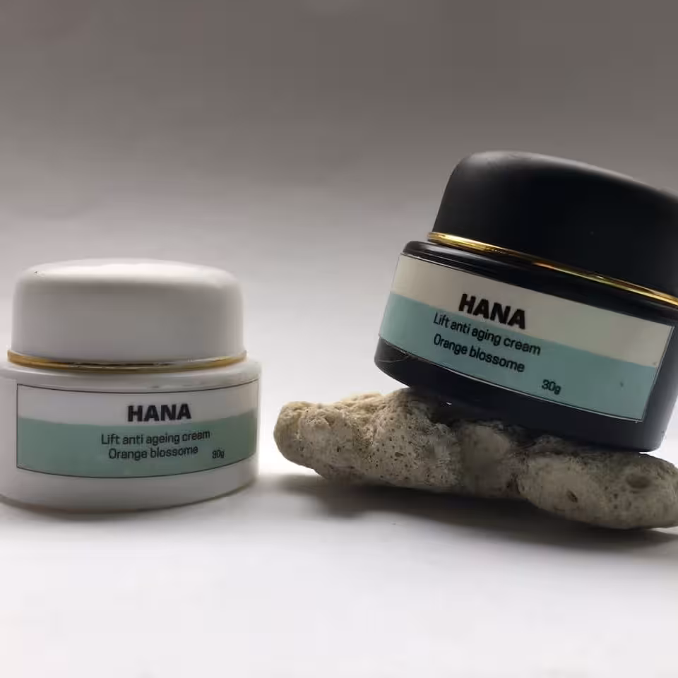 کرم‌ های ضد چرک حنا در دو مدل پوستهای چرب .خشک و معمولی 