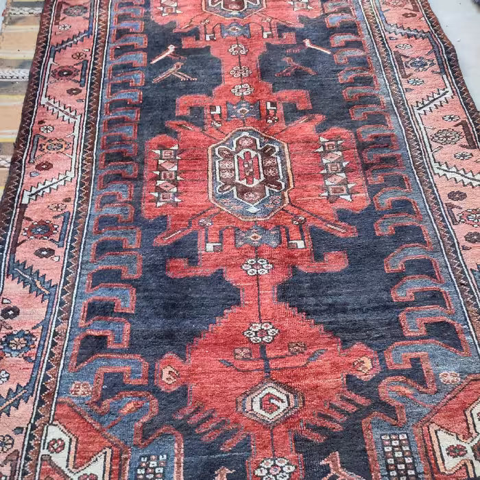 فرش قدیمی دستبافت کناره طول چهار متری مدل MG92