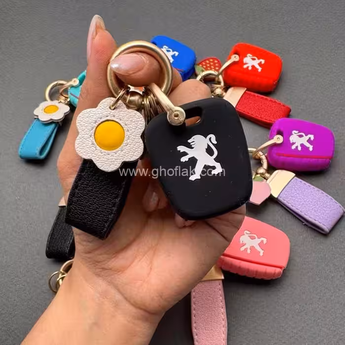 کاور ریموت پژو 206 – 207 – پارس مدل بالا – رانا سیلیکونی با بند چرم کوتاه