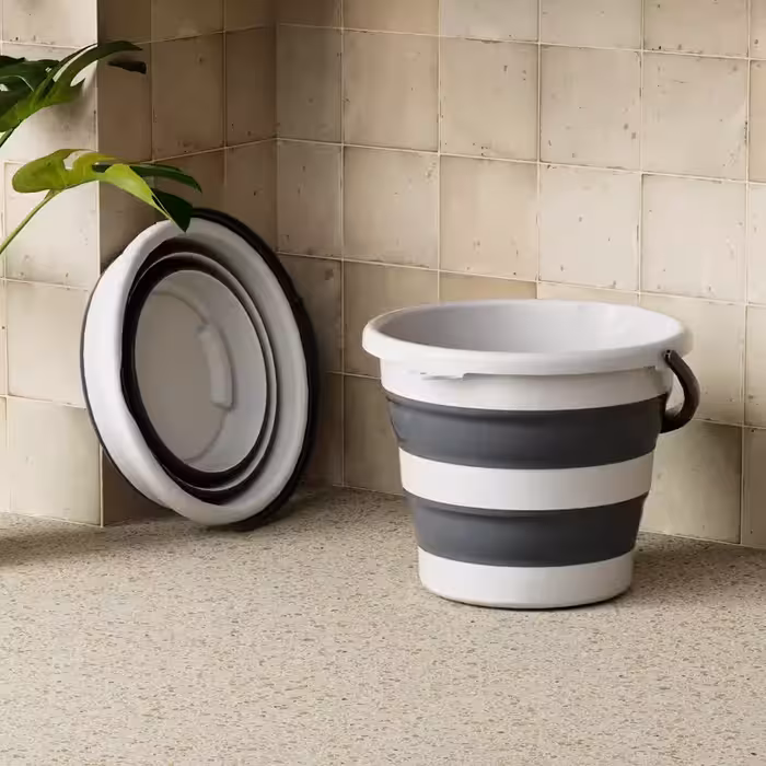 سطل تاشو دسته دار دنیاپلاستیک 12 لیتر سفیدطوسی کد 50017