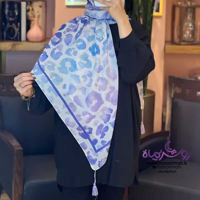 روسری پلنگیِ آبرنگی یاسی بنفش. خوش ایست و دور دوخت. قواره 140 و منگوله دار