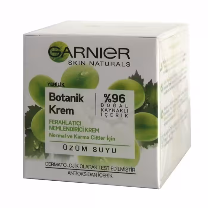 کرم مرطوب کننده گارنیه حاوی عصاره انگور مناسب برای پوستهای نرمال و مختلط