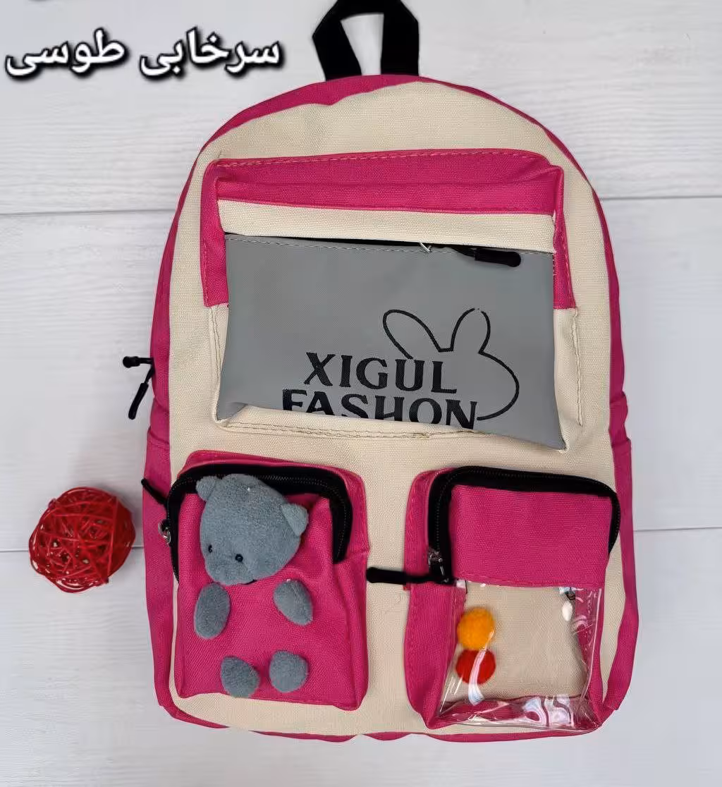 کوله مدل روشا جنس نانسی چرم خیس رنگ‌عروسکها رندوم‌میباشد قسمت خرجکار طوسی و نسکافه ای رندوم‌می‌باشد