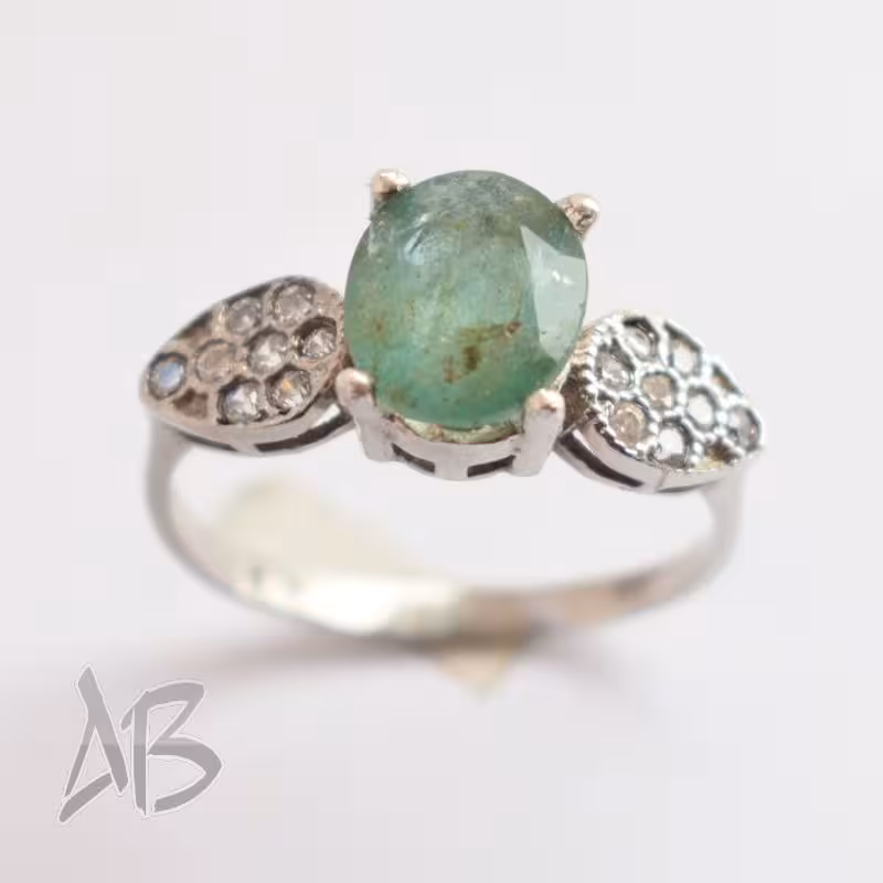 انگشتر نقره زنانه با نگین زمرد اصل آقابزرگ کد 548