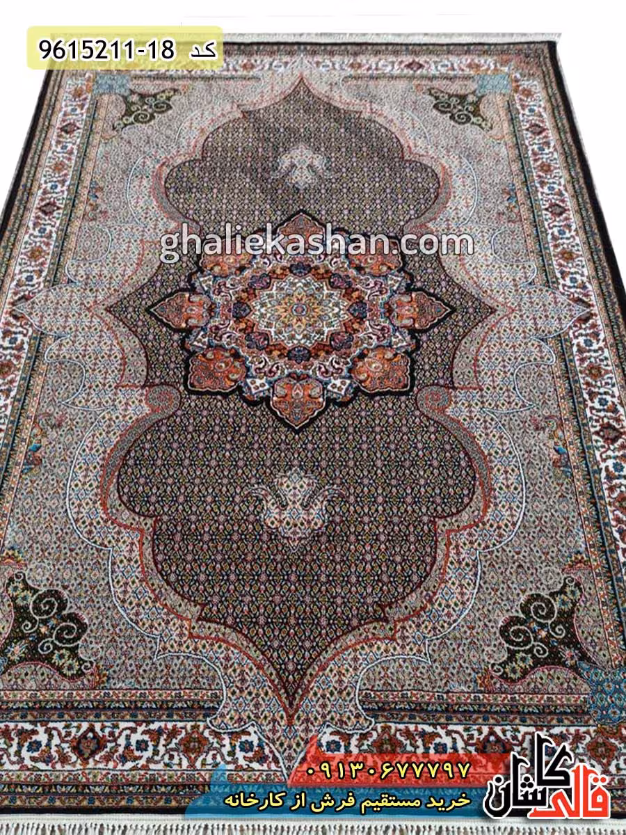 فرش طرح 700 شانه طرح ریز ماهی مهسان زمینه سرمه ای کاشان