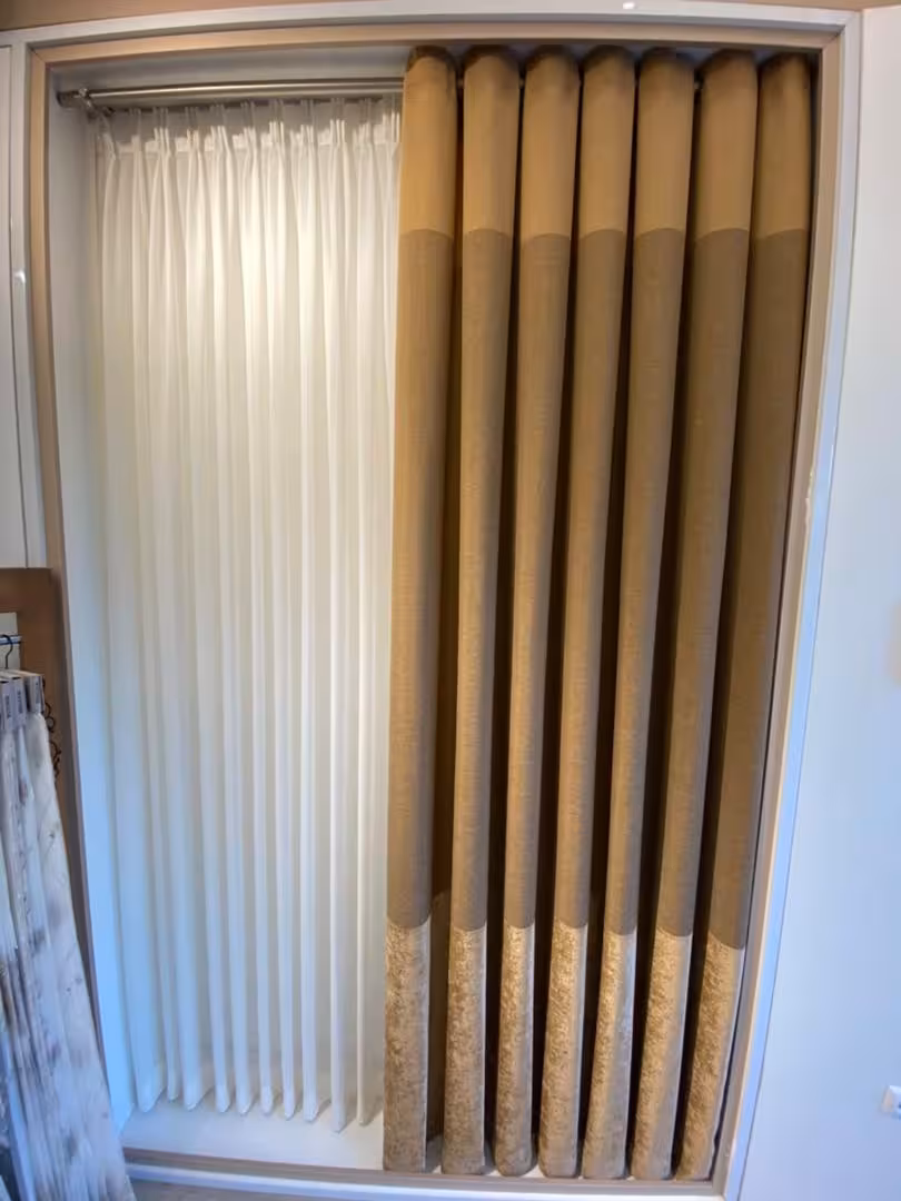 دکور پرده ( دکور پرده مینیمال پانچ پیلیسه ) طرح  ترکیبی 3 حاشیه جنس ترک