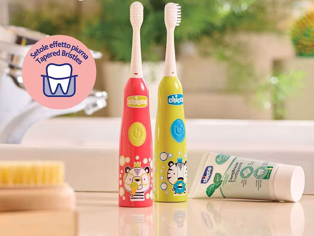مسواک برقی باتری خور کودک بالای 3 سال به همراه دو فرچه و درپوش  چیکو chicco