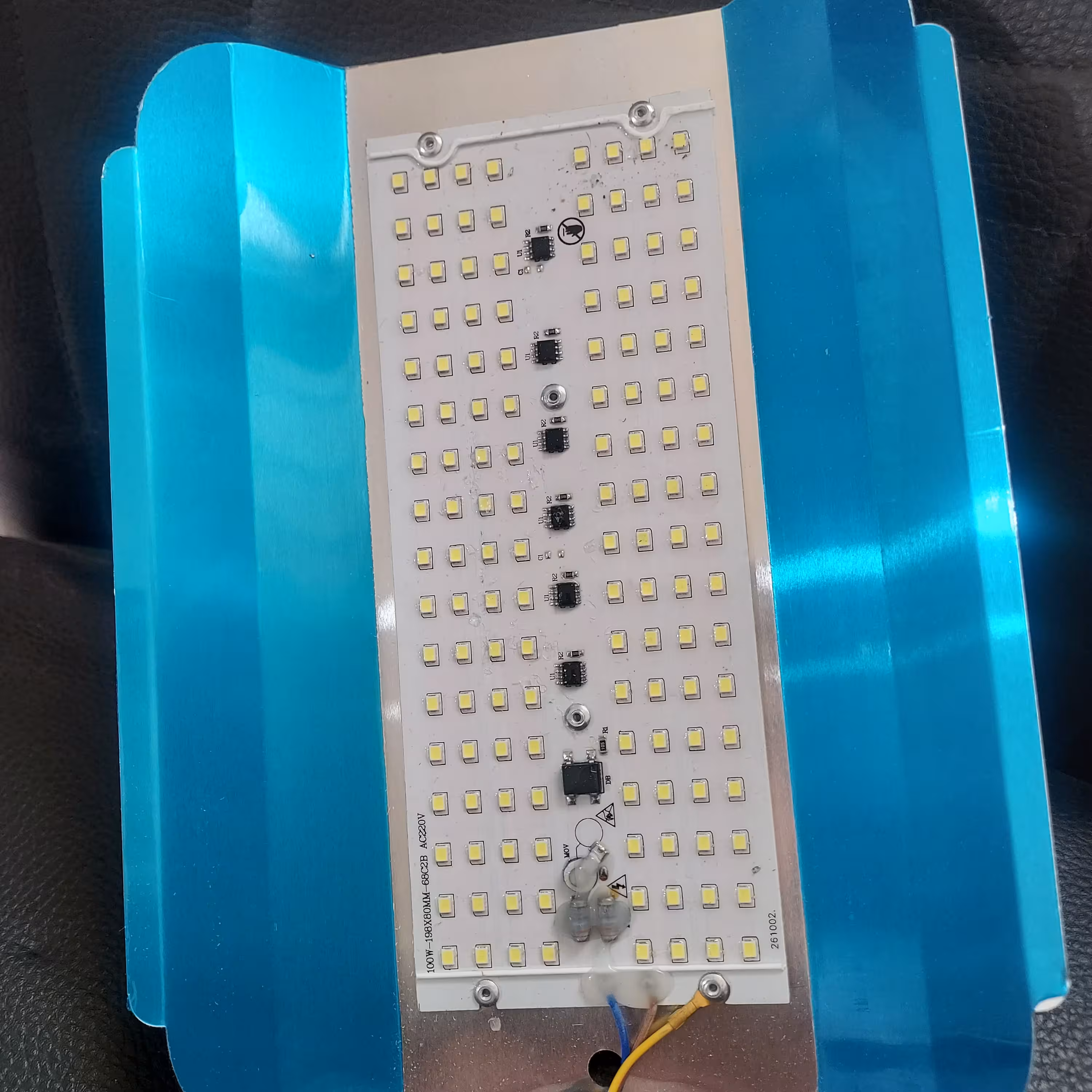 پروژکتورال ای دی 100 وات (حراج بزرگ)ضد اب و سبک با رفلکتور و ضداب