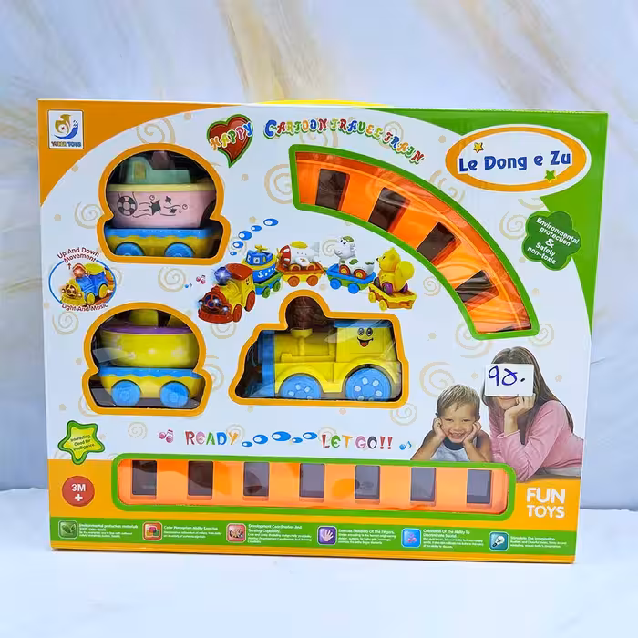 قطار موزیکال و متحرک با واگن های حمل قایق orginal