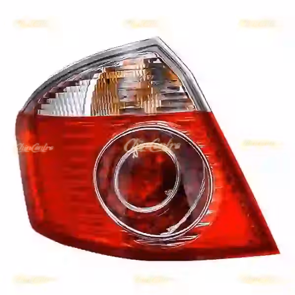 خطر عقب چپ روی گلگیر لیفان 520