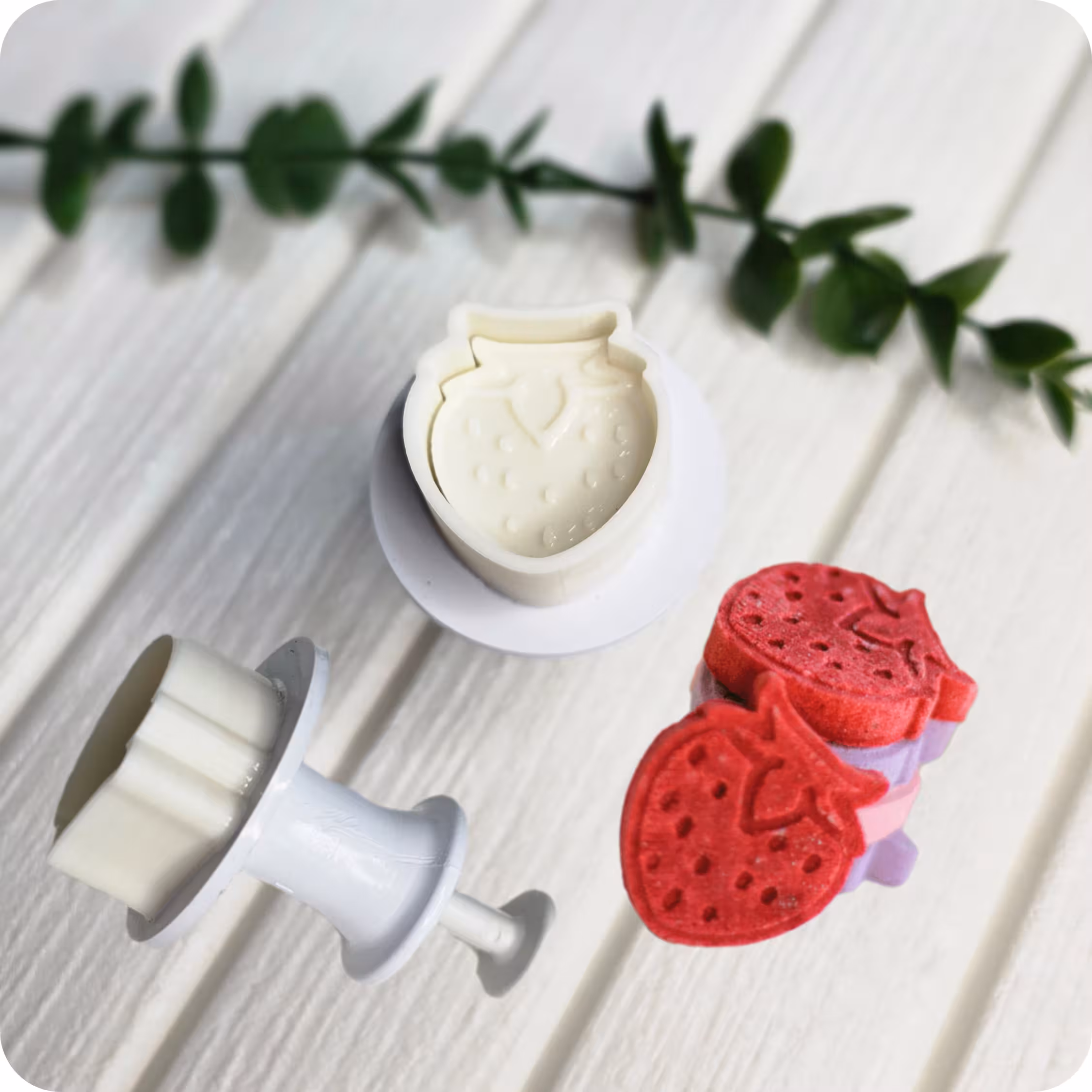 کاتر فشاری قند طرح توت فرنگی