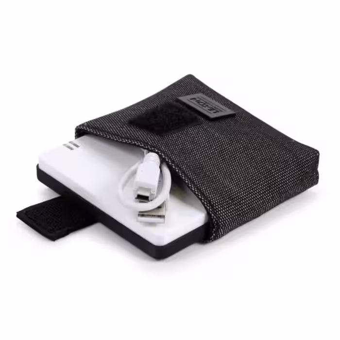 پاوربانک Lexon لکسون Hobo LL107W | طراحی شیک و مینیمال | رنگ سفید جذاب | ظرفیت مناسب برای شارژ دستگاه‌های دیجیتال | بدنه مقاوم و سبک | مجهز به درگاه‌های خروجی استاندارد | مناسب برای استفاده روزمره، سفر و محیط‌های کاری