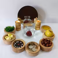 هفت سین چوبی . شامل 6 عدد پیاله و آینه و  جاشمعی