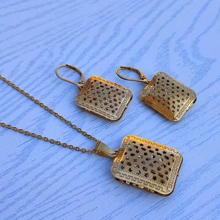 نیم ست زنانه طلایی طرح مستطیل