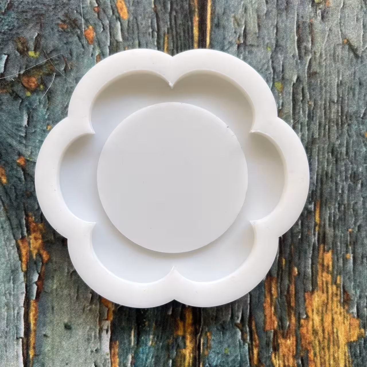 قالب سیلیکونی  آینه جیبی طرح گل سایز 7 سانت