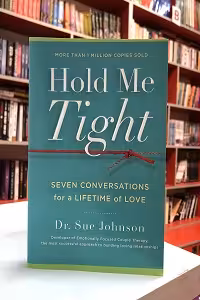 Hold Me Tight اثر Dr. Sue Johnson